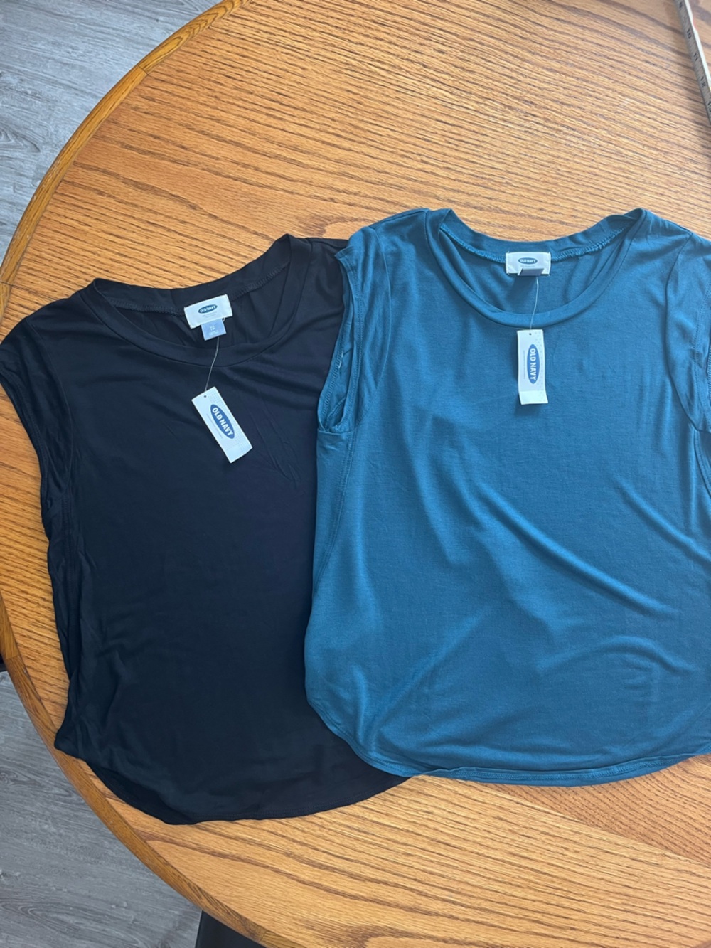 2 Old Navy Soft-Washed Crew-Neck T-Shirts - Teal & Black - Size XS
